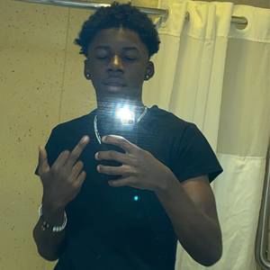 Meet your Posher, Yvan